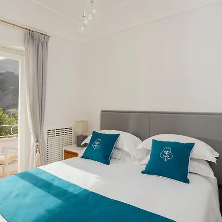 Roberhouse Tragara 37 *