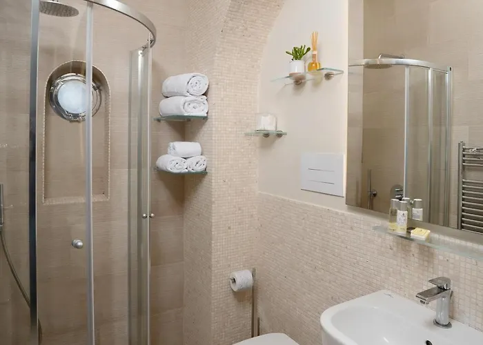 Roberhouse Tragara 37